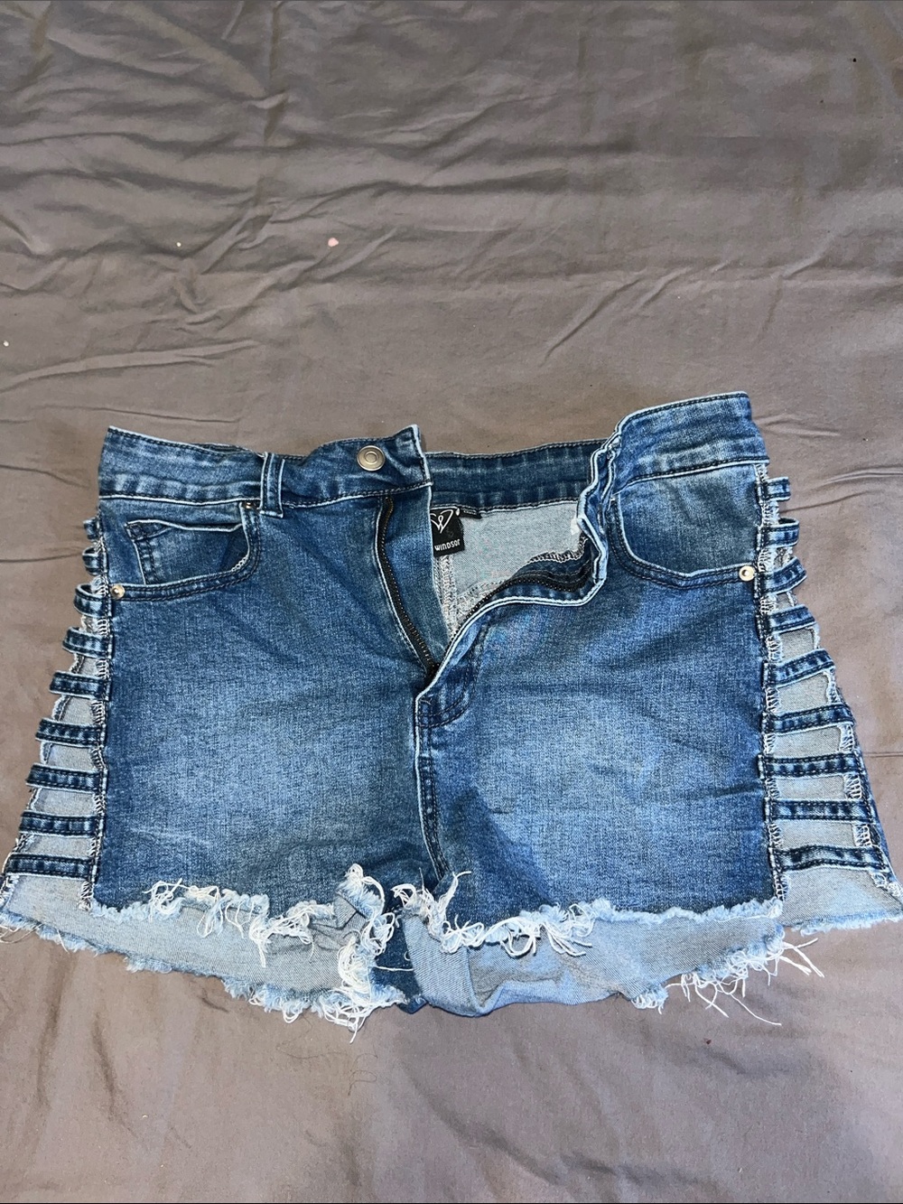 Windsor Ladder-Side Distressed Denim Shorts - Medium Blue